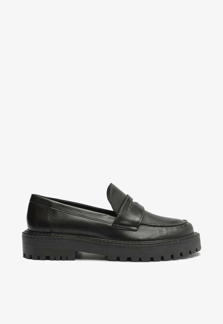 Mocassim Preto Arezzo Couro Bico Redondo Tratorado