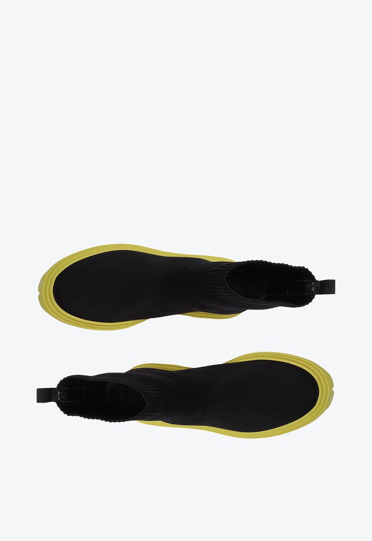 Bota Tratorada Cano Baixo Preta e Amarela Knit