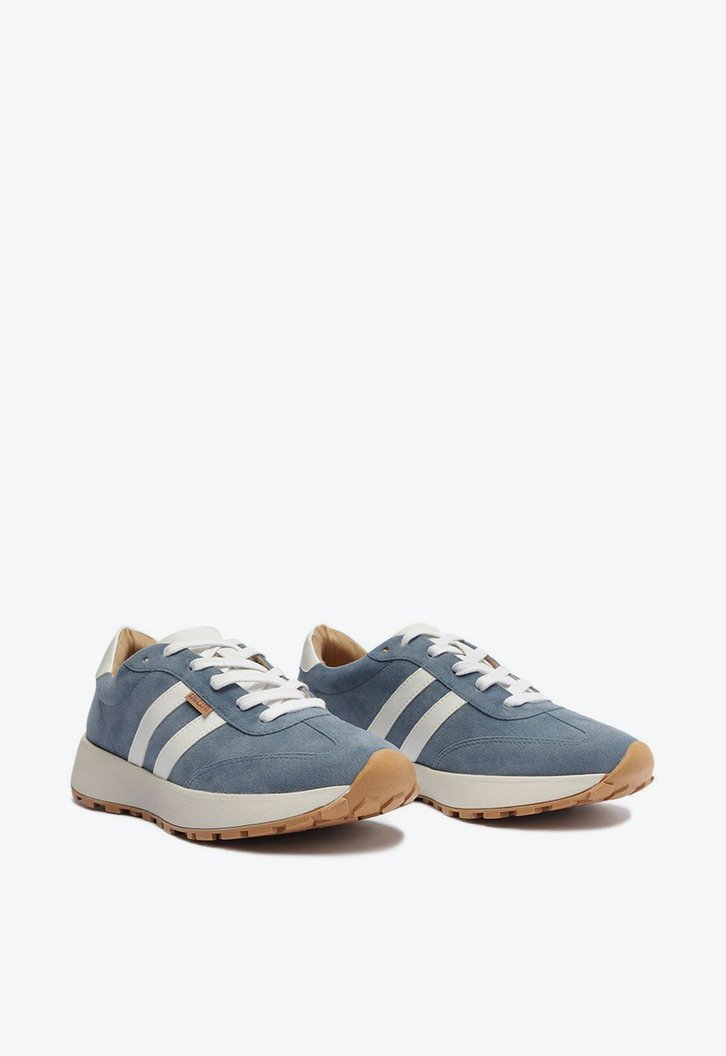 Tênis Azul Sporty Detalhe Lateral
