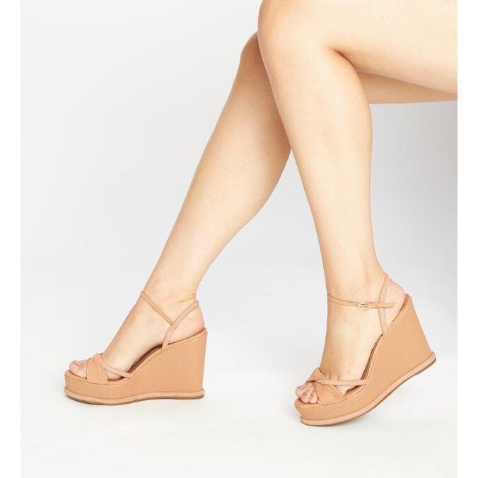 Sandália Arezzo Nude Nobuck Salto Plataforma Fivela Pale Nut | ZZ MALL