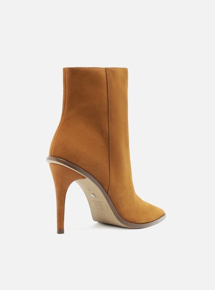 BOTA MARROM AREZZO NOBUCK CANO CURTO SALTO ALTO FINO