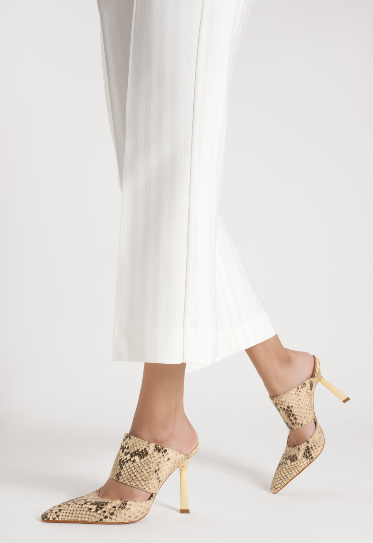 Sapato Mule Natural Schutz Salto Ciara Couro Snake | ZZ MALL