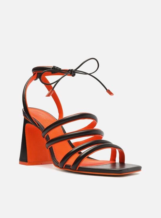 SANDÁLIA PRETA AREZZO SALTO BLOCO FLARE LARANJA