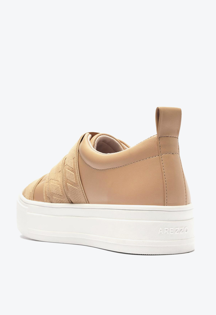 Tênis Slip On Bege Arezzo Couro Flatform Elásticos