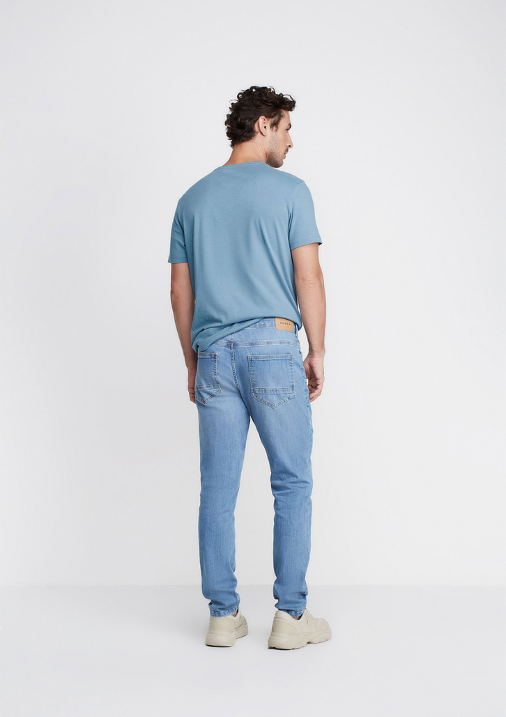Camiseta Azul Clara Dzarm Em Malha Ecológica Estampada