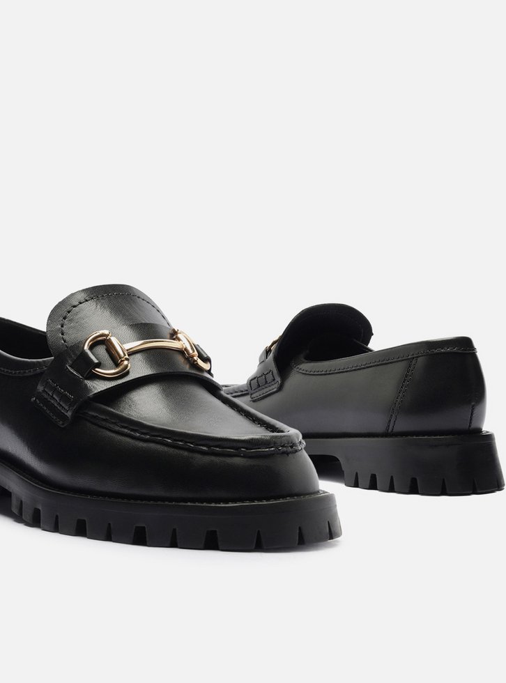 Mocassim Preto Couro Tratorado Tira Bridão
