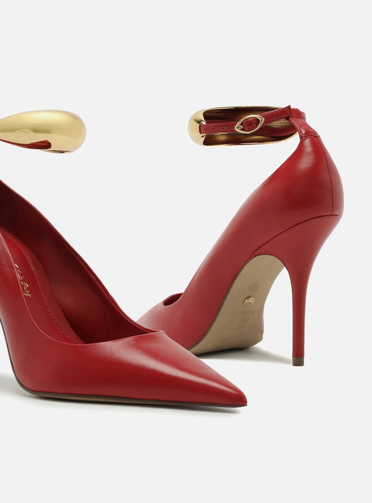 Scarpin Vermelho Couro Salto Fino Tira Silvia Braz