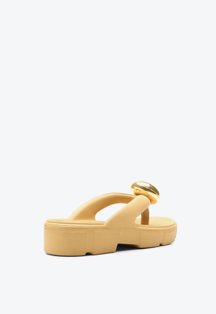 Flat Mirella Caramelo