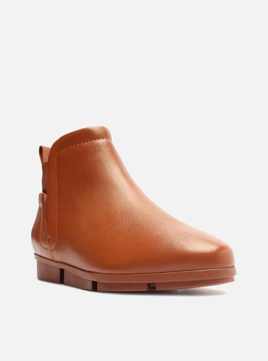 BOTA MARROM AREZZO COURO CANO CURTO SALTO BAIXO SOFT