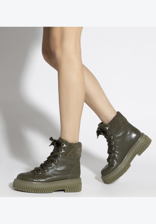 BOTA COTURNO VERDE SCHUTZ BOLD COURO