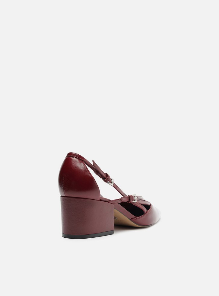 Scarpin Vermelho Couro Bloco Semi Aberto Fivelas